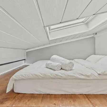 Bat Solutions - Alles Was Ein Nicht Bietet - Mit Sternen-schlaf - Ruhig Im Privaten Hist Innenhof-terrasse-grill-pergola - 5 Min Zur Altstadt - Direkt Am Suedbahnhof - Fuer Bis Zu 4 Personen ترير